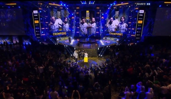 CS2发现了传送和无碰撞的漏洞