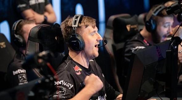 LOL历史上的今天——IG打出SKT黑历史1557