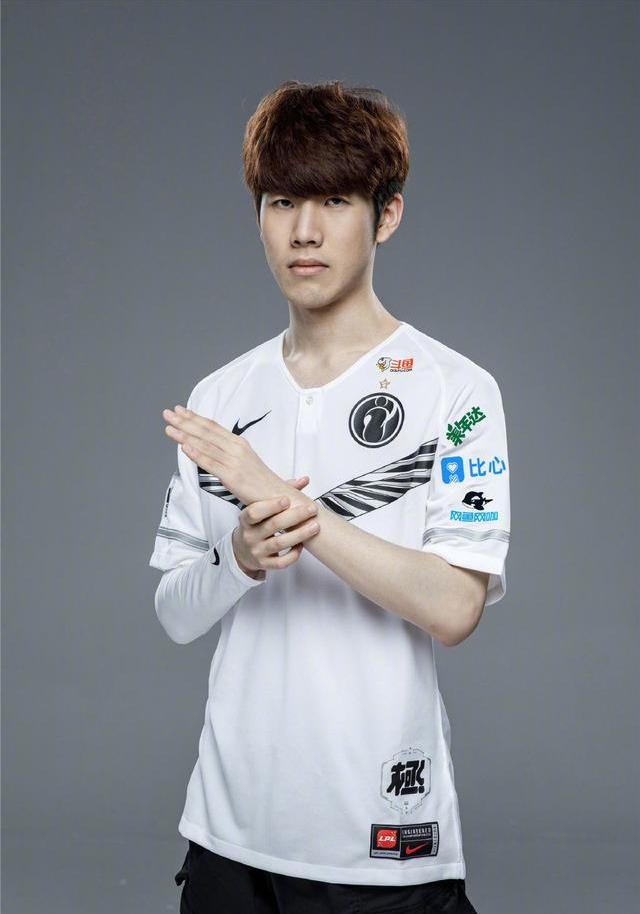 TyLoo 在 FISSURE Playground 1 中被华丽加冕为冠军