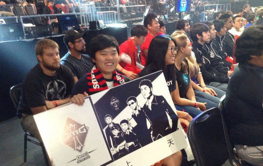 WE官博赛前晒照：展现状态！五点开冲！